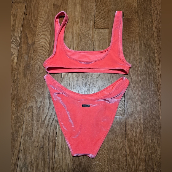 Triangl Lilla Pink Velvet Bikini Size Small - Picture 3 of 4